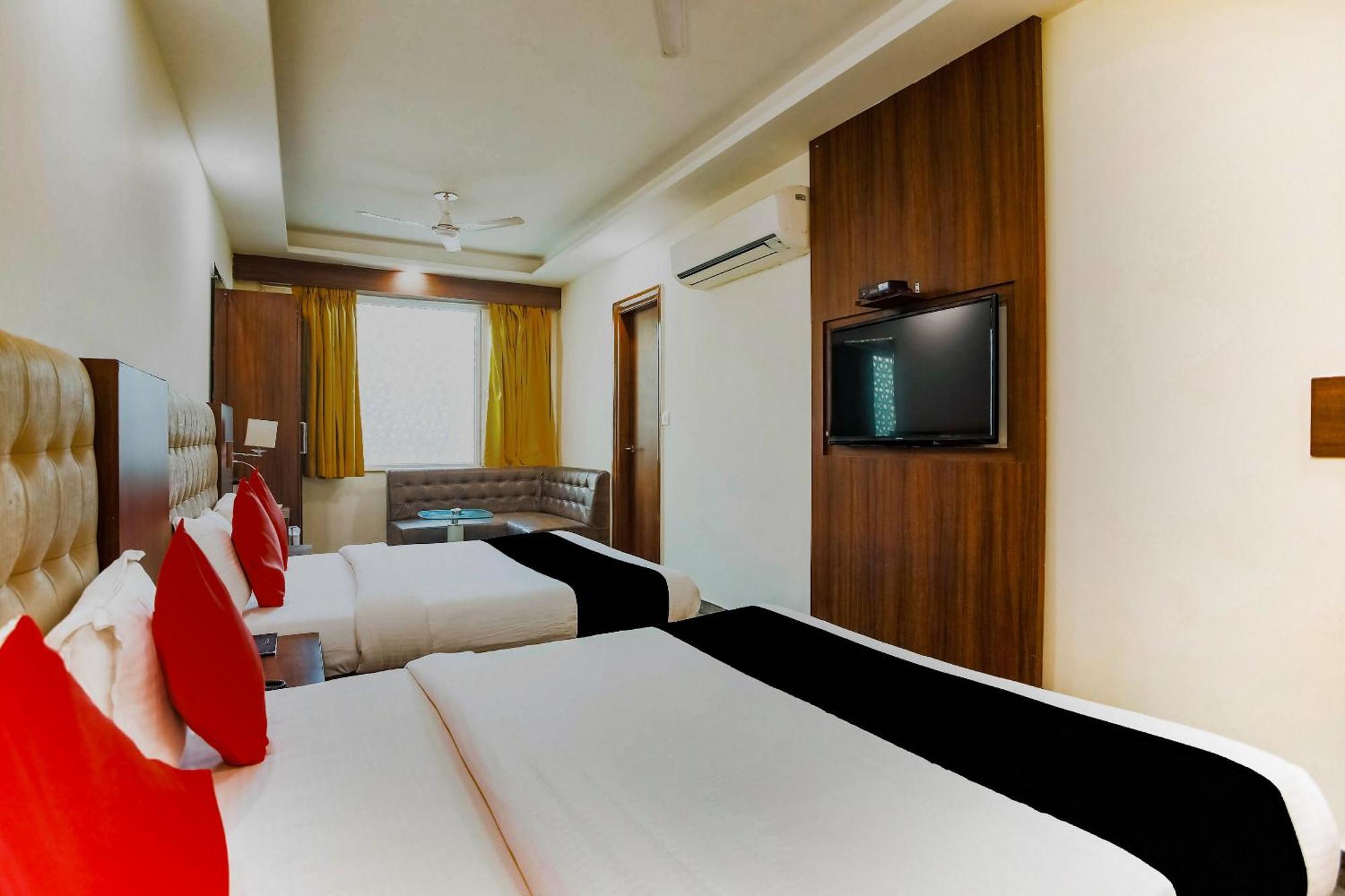 Collection O The Kailash Dev Hotel New Delhi Exterior photo
