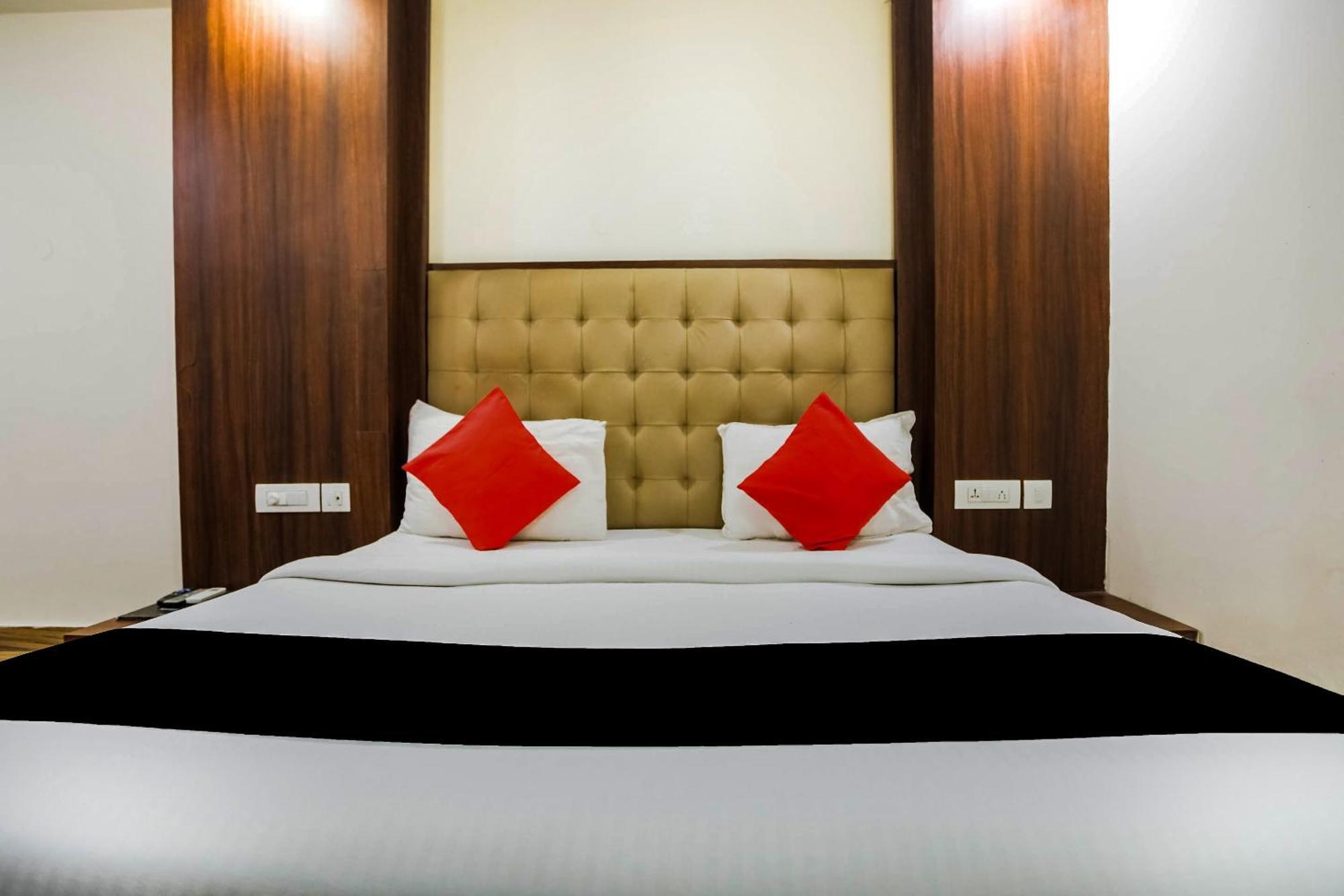 Collection O The Kailash Dev Hotel New Delhi Exterior photo