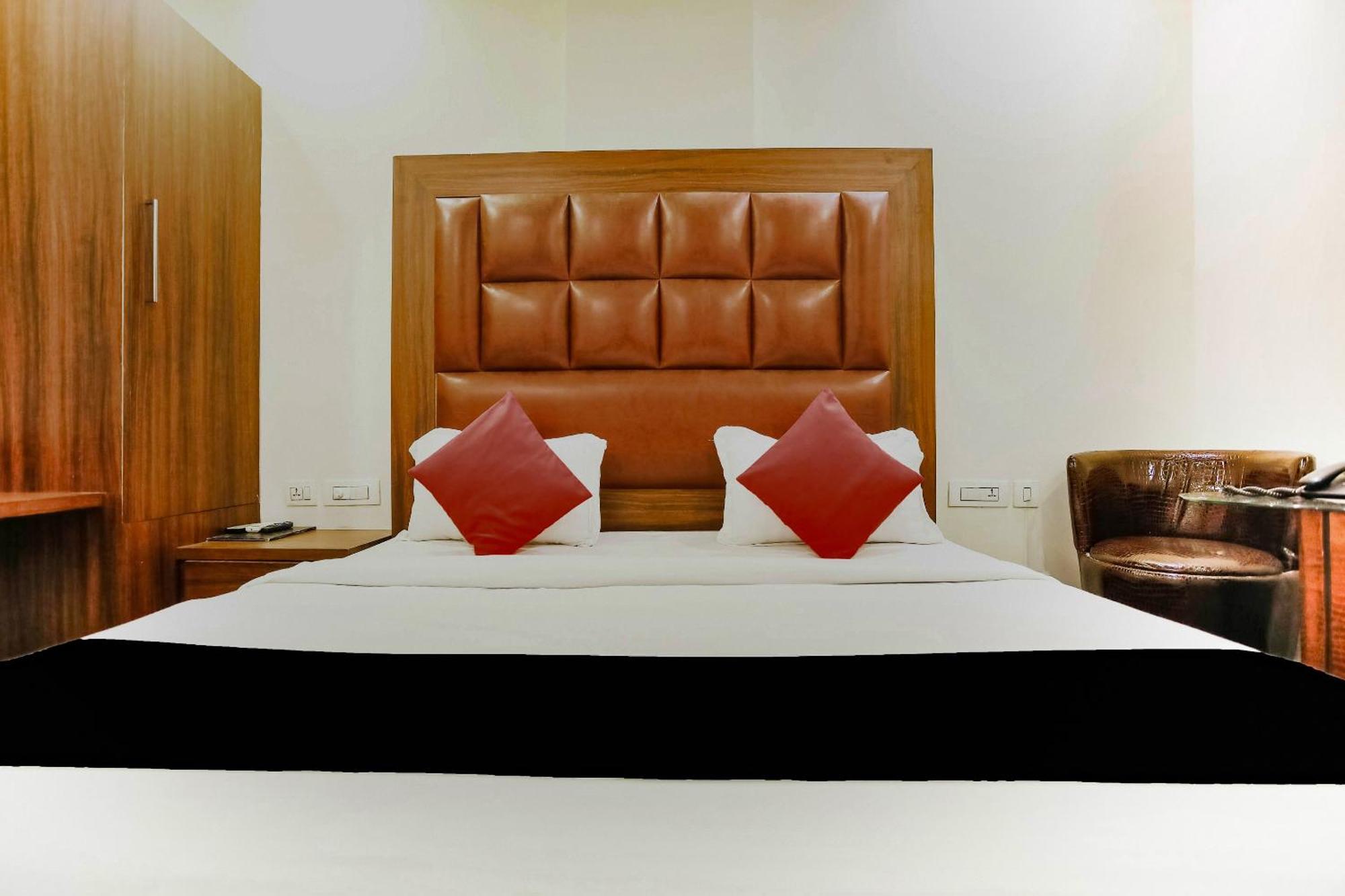 Collection O The Kailash Dev Hotel New Delhi Exterior photo